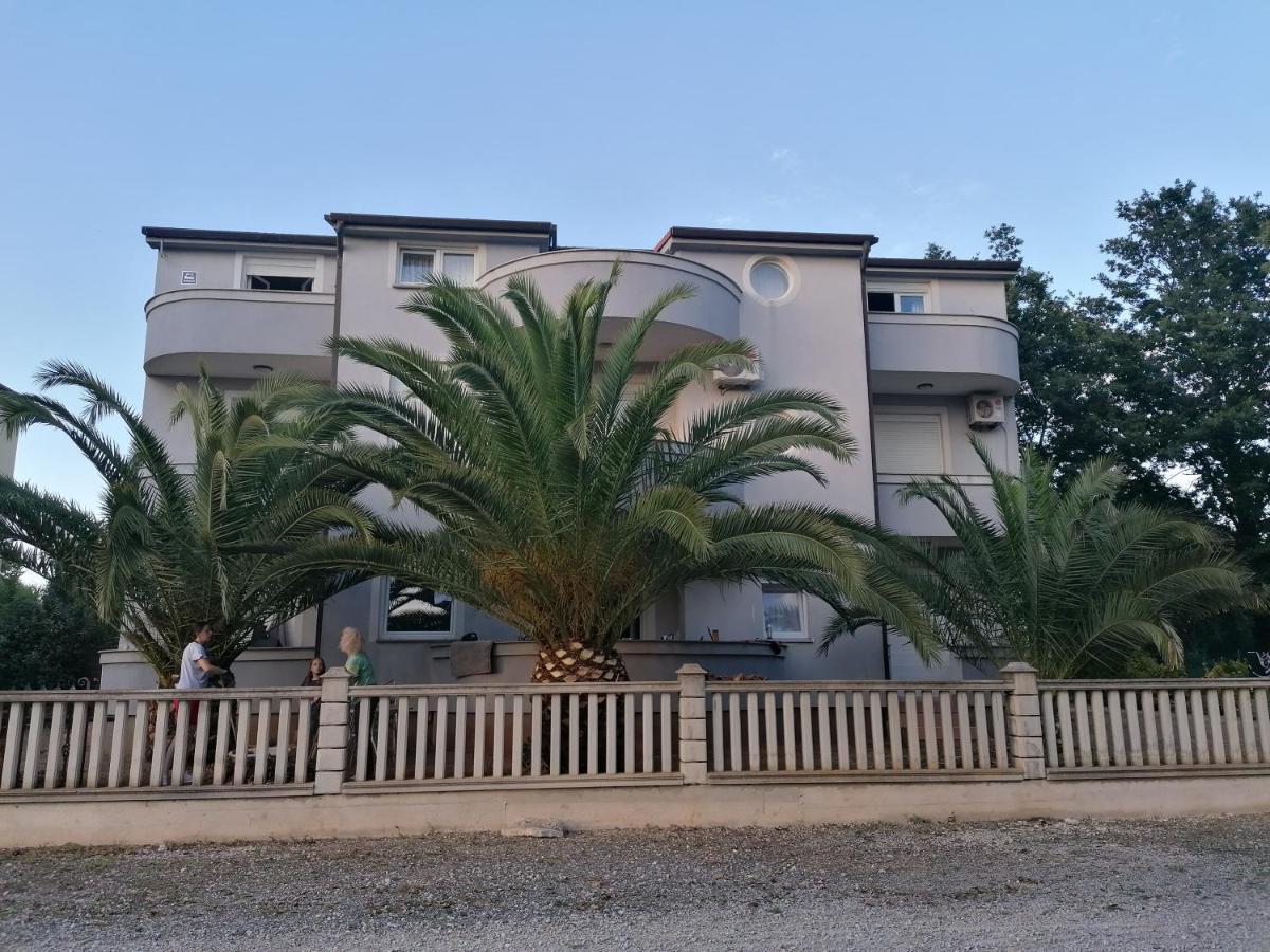 Apartment Pasa 梅杜林 外观 照片